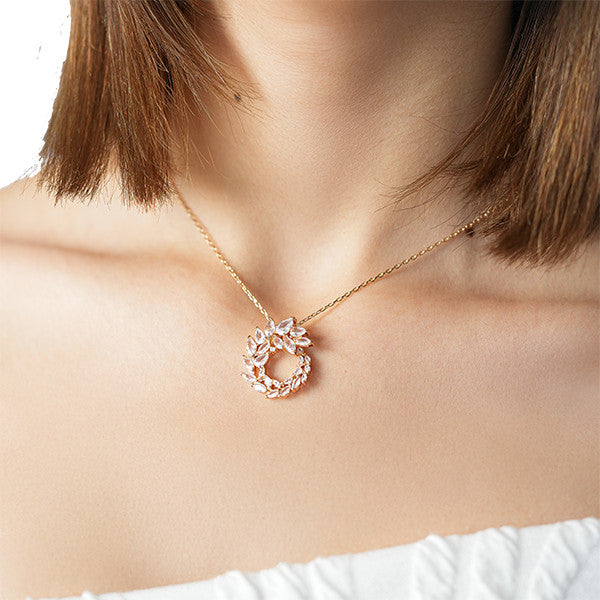 Frosted Lace Diamond Necklace