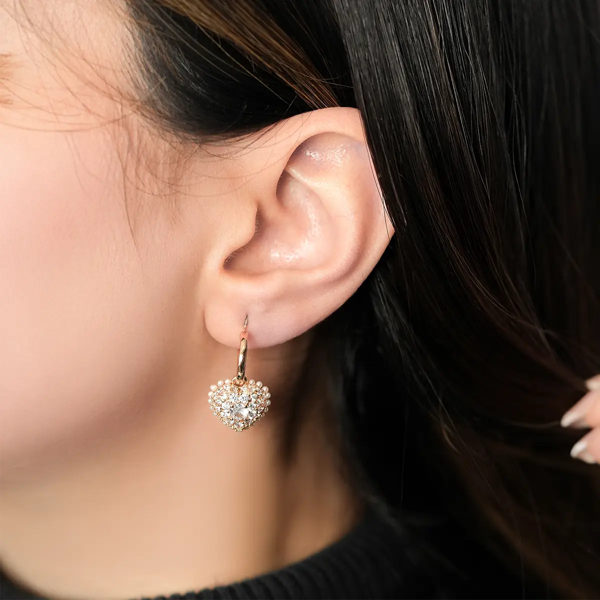 Frostfall Sparkle Heart Earrings
